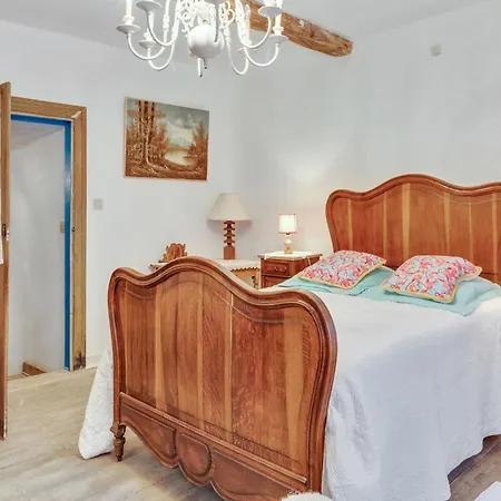 בית נופש Charming In Viroinval Le Mesnil