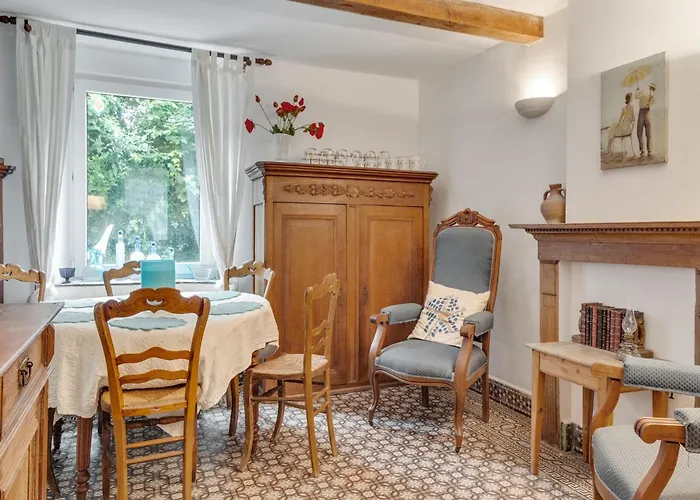 Charming In Viroinval Le Mesnil