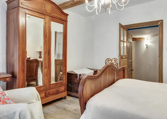 Charming In Viroinval Le Mesnil